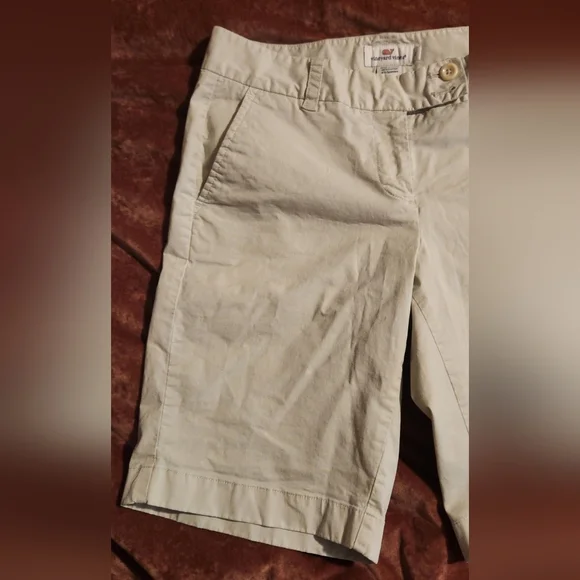 Vineyard Vines Khaki Long Shorts Size 2 - Picture 6 of 7